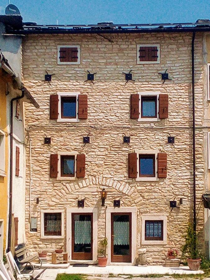 Da Andrea E Raffaella Guest House Sant'Anna d'Alfaedo Екстериор снимка